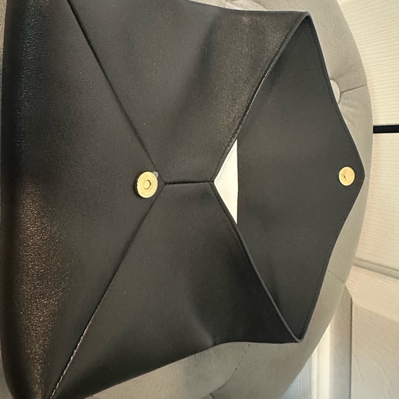 SAINT LAURENT CASSANDRE LEATHER CLUTCH - Picture 5 of 14